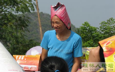 2009年恭城月柿节开幕式上各式各样的帽子131 / 作者:翠峰紫阳 / 帖子ID:932