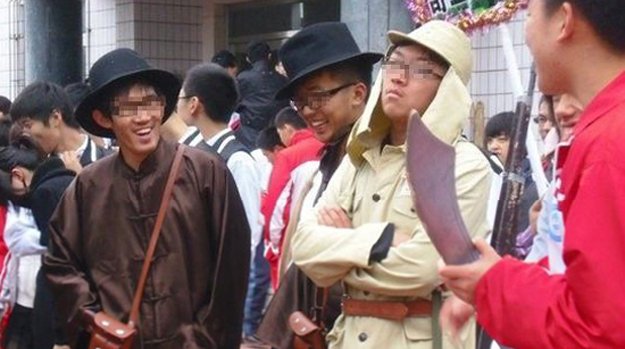 高中生穿皇军服和汉奸服参加校运动会(组图)412 / 作者:小雨点 / 帖子ID:1956