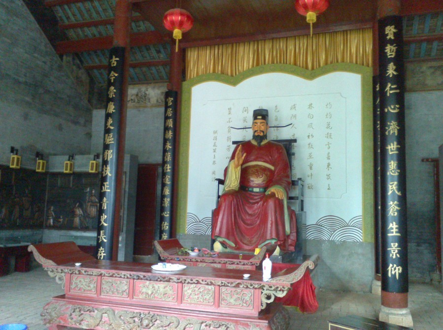 没事，去周渭祠、湖南会馆逛了一圈，里面有些人好像真的一样，呜呼265 / 作者:矮木劈山 / 帖子ID:2146