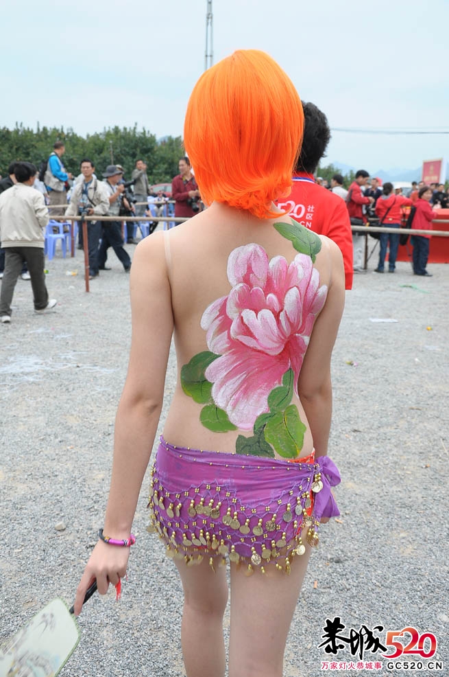 月柿节之人体彩绘现场102 / 作者:admin / 帖子ID:2524