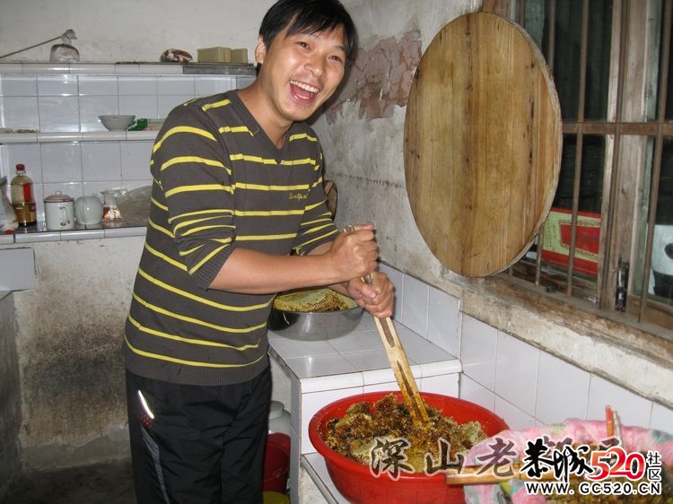 深山老林农民采土蜂蜜全过程！493 / 作者:鹤舞狂天 / 帖子ID:3002