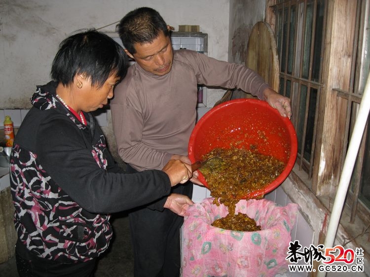 深山老林农民采土蜂蜜全过程！221 / 作者:鹤舞狂天 / 帖子ID:3002