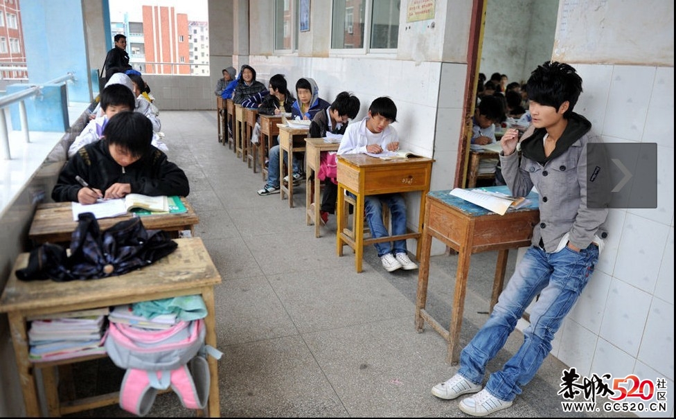 南昌某校差学生被安排教室外考试(类似现象屡禁不绝）209 / 作者:小雨点 / 帖子ID:3250
