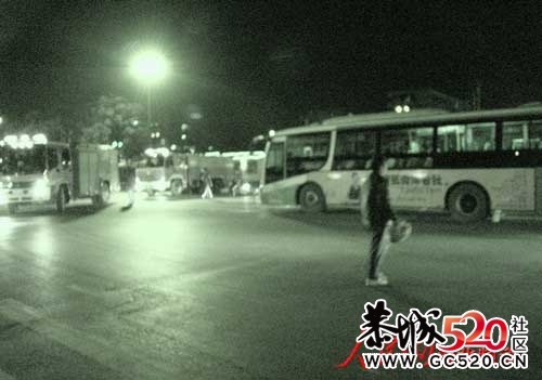武汉建设银行门又爆炸了波··429 / 作者:勇哥 / 帖子ID:5331