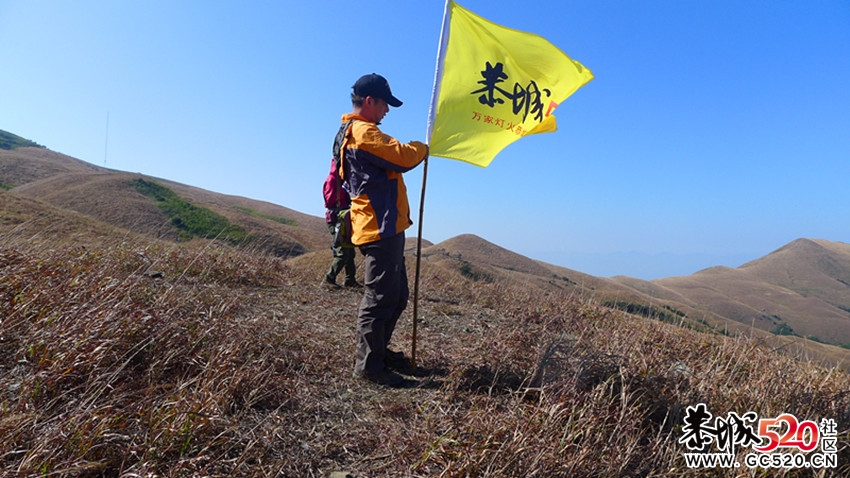 那山，那水，那黄色的草原，还有我们520旗子！（燕子山）787 / 作者:红日叔叔 / 帖子ID:6015