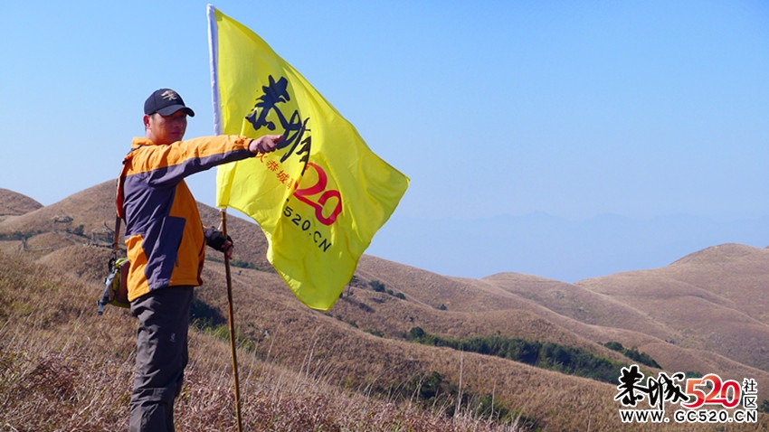 那山，那水，那黄色的草原，还有我们520旗子！（燕子山）456 / 作者:红日叔叔 / 帖子ID:6015