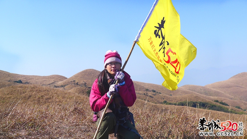 那山，那水，那黄色的草原，还有我们520旗子！（燕子山）630 / 作者:红日叔叔 / 帖子ID:6015