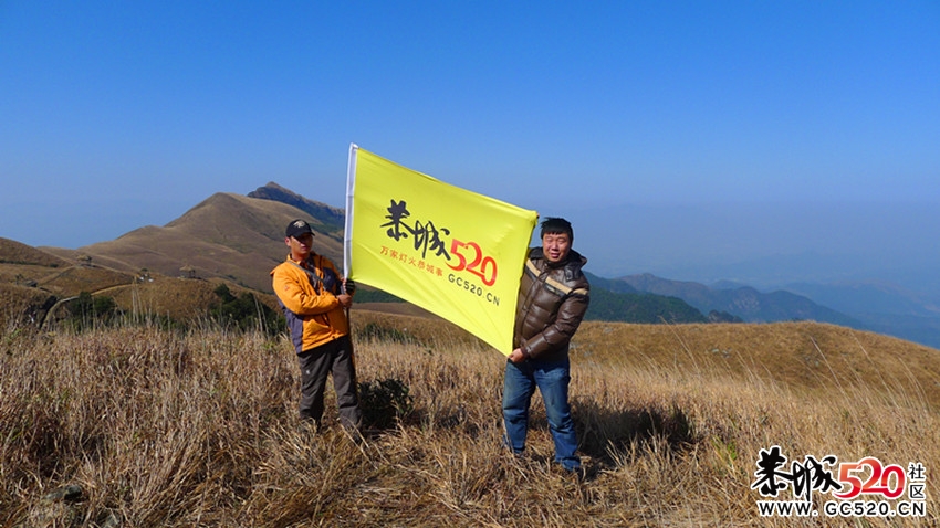 那山，那水，那黄色的草原，还有我们520旗子！（燕子山）132 / 作者:红日叔叔 / 帖子ID:6015