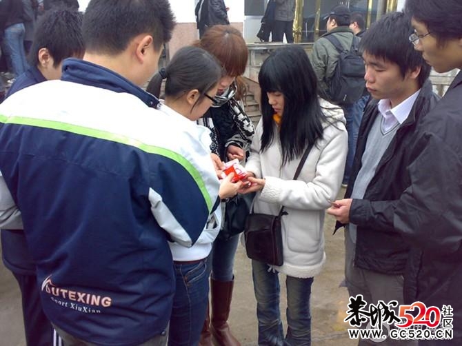 新娘结婚前8天遇害 新郎抱遗照殡仪馆办婚礼310 / 作者:罗少爷 / 帖子ID:6908