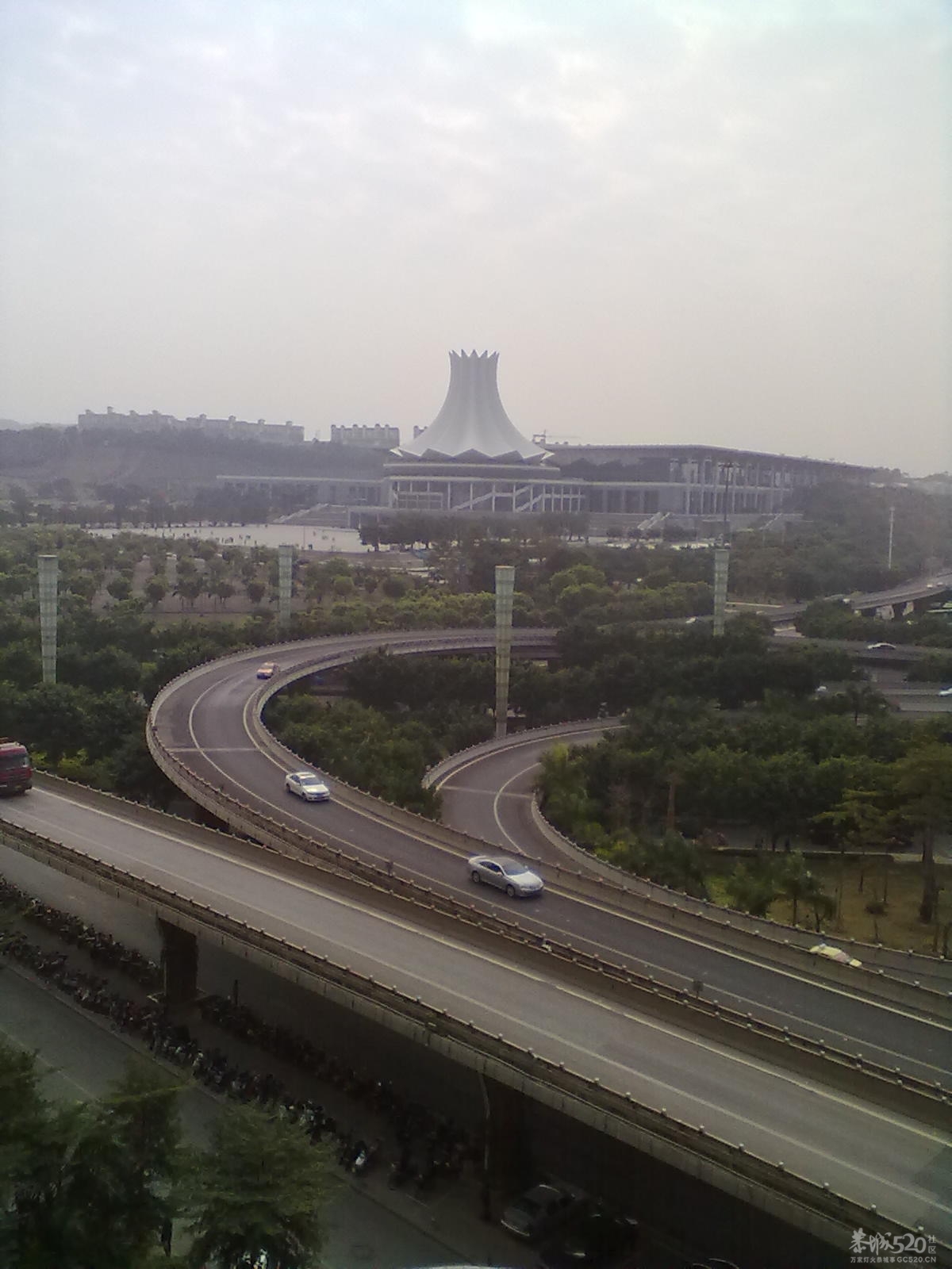 办公室外的风景872 / 作者:扯卵谈 / 帖子ID:7654