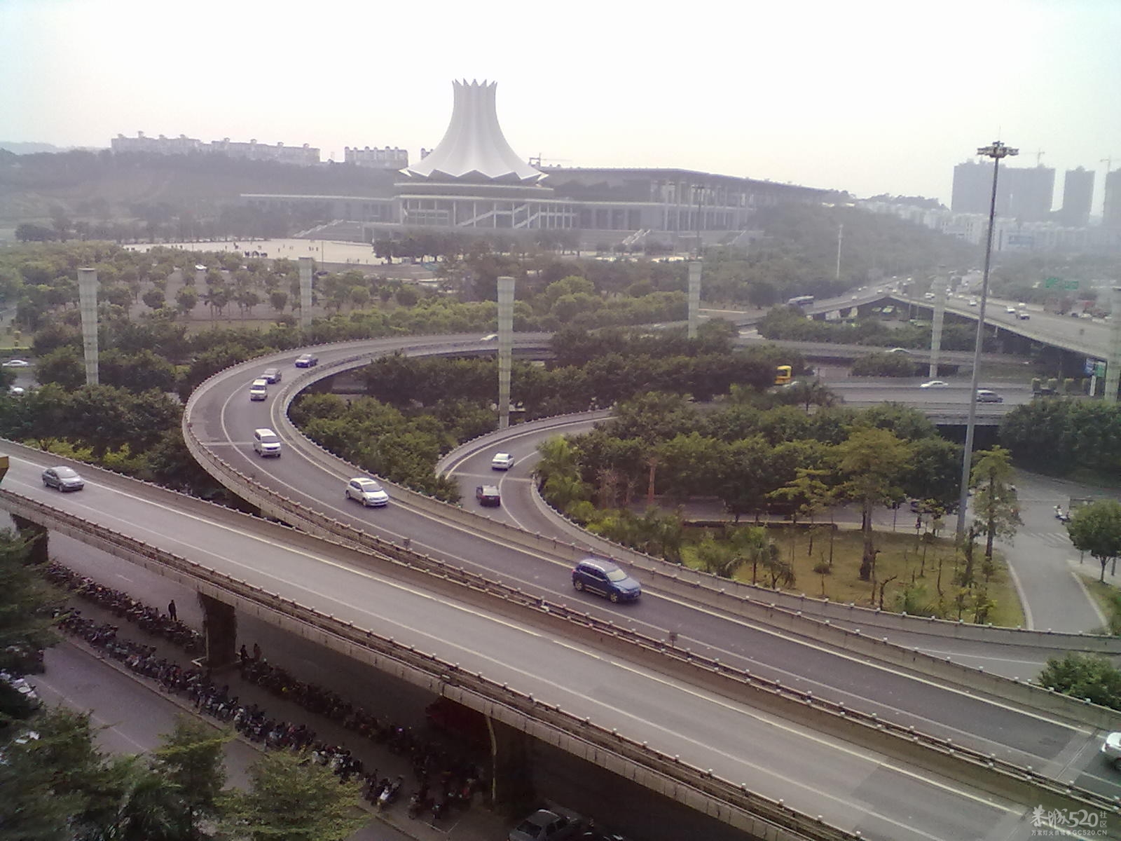 办公室外的风景996 / 作者:扯卵谈 / 帖子ID:7654