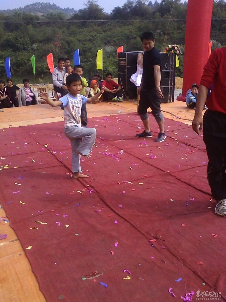 栗木小孩玩起龙抓手17 / 作者:偶爱恭城 / 帖子ID:7662