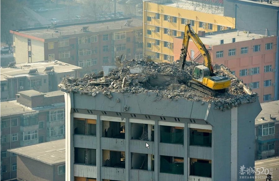 看看这个开挖掘机的高手239 / 作者:四渡赤水 / 帖子ID:7815