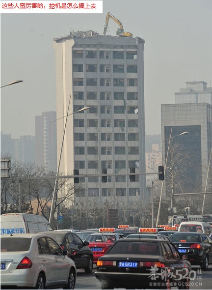 看看这个开挖掘机的高手486 / 作者:四渡赤水 / 帖子ID:7815