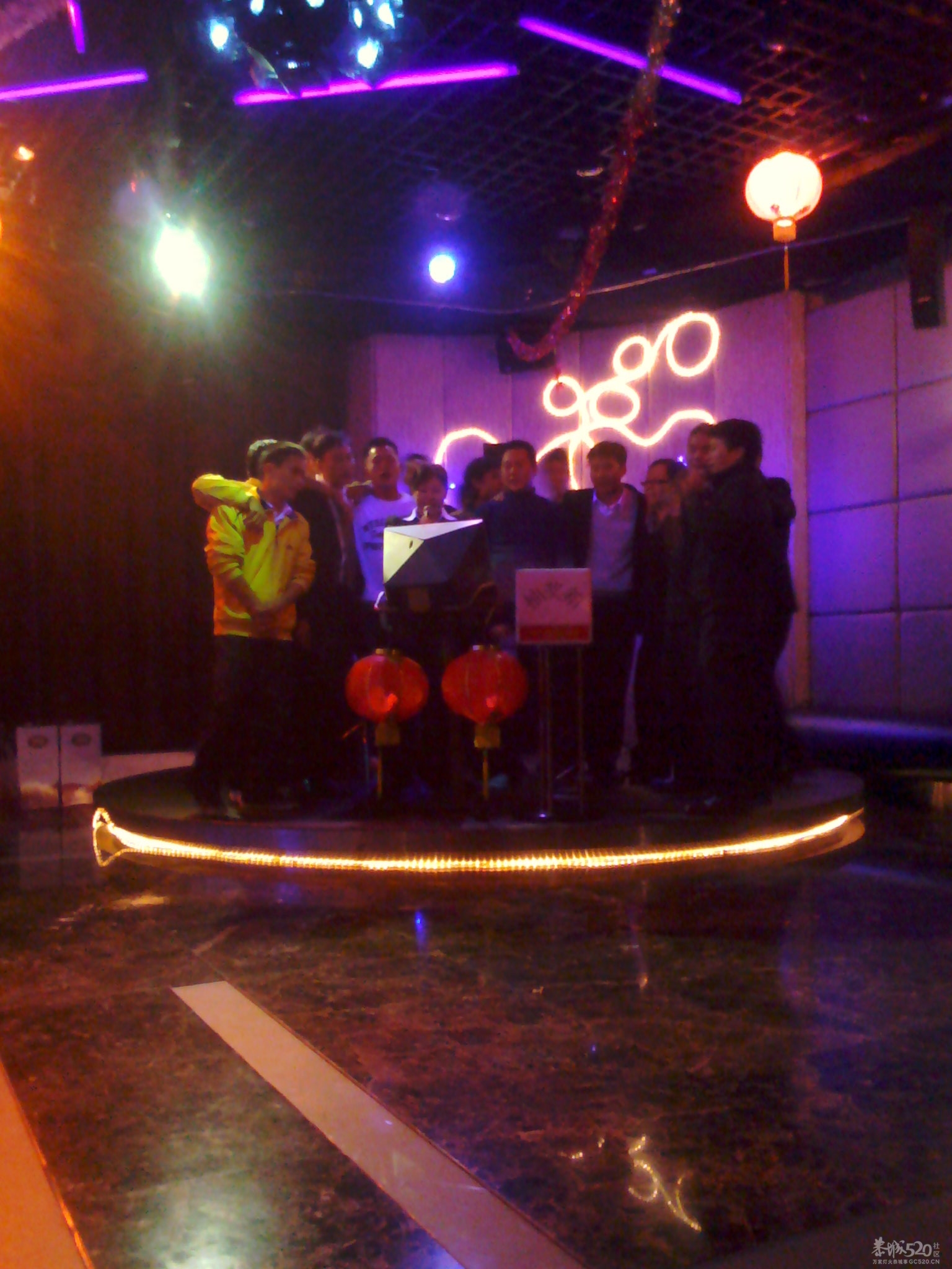 我们的聚会511 / 作者:Kiki / 帖子ID:8072