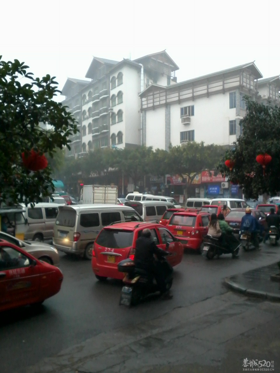 恭城街这个地方老是堵车775 / 作者:莫撩我 / 帖子ID:8210