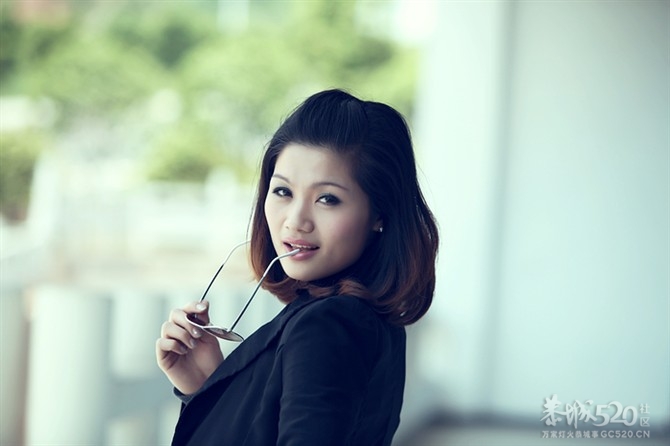 算了,我也来报个到663 / 作者:狗屎诗 / 帖子ID:8513