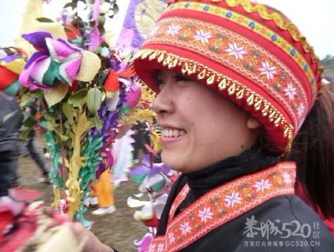 今年三江女花炮主946 / 作者:我不懂你 / 帖子ID:9227