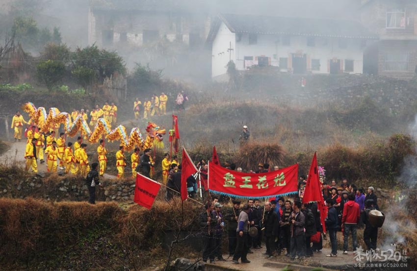 人民网：延承了700多年的恭城瑶民花炮会期603 / 作者:翠峰紫阳 / 帖子ID:9413