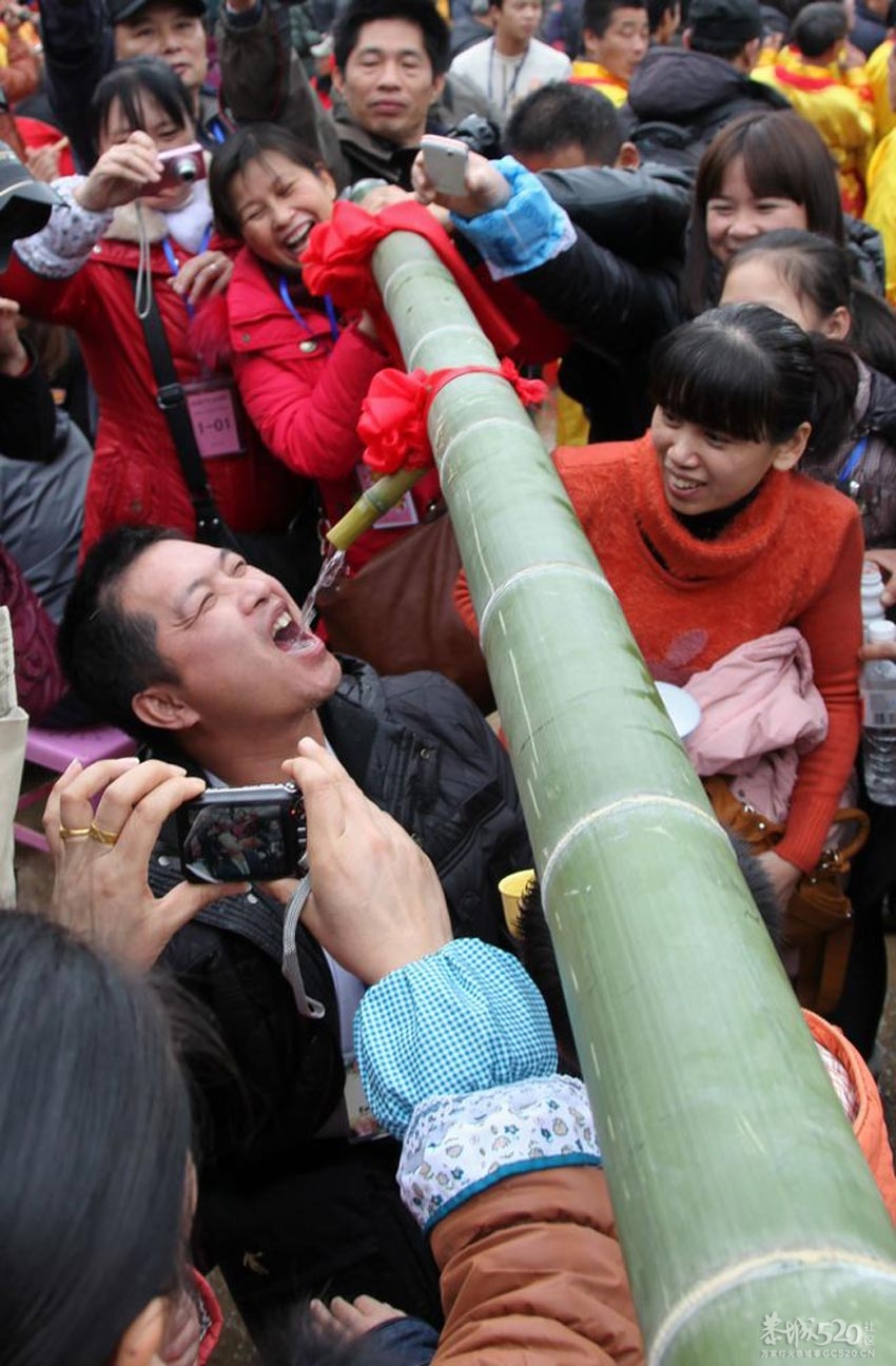 人民网：延承了700多年的恭城瑶民花炮会期459 / 作者:翠峰紫阳 / 帖子ID:9413