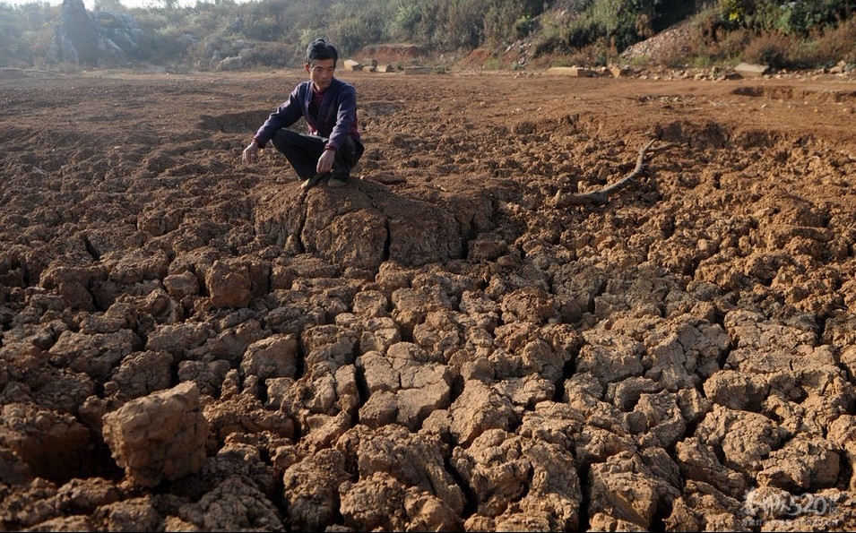 云南“三年连旱” 多座水库干涸823 / 作者:小雨点 / 帖子ID:10238
