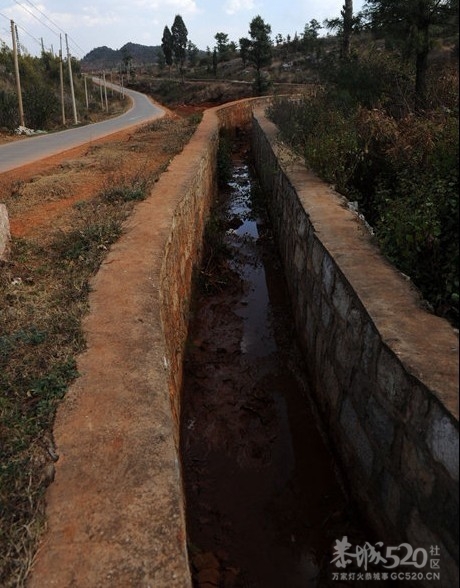 云南“三年连旱” 多座水库干涸351 / 作者:小雨点 / 帖子ID:10238