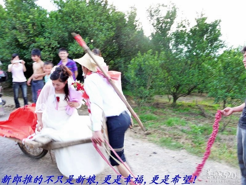 “乞丐夫妻”婚礼镜头982 / 作者:平安大叔 / 帖子ID:10800