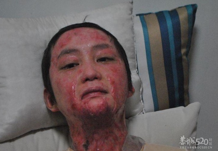 抗震救灾小英雄林浩看望并鼓励周岩【组图】161 / 作者:黄子 / 帖子ID:10886