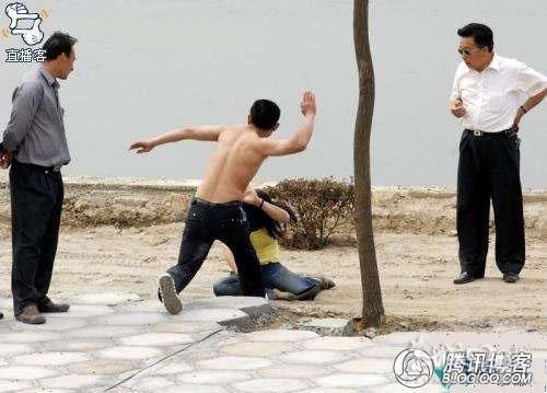 女友偷情怀孕遭男子暴打910 / 作者:资深五迷 / 帖子ID:11345