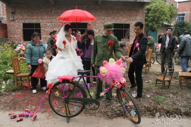 武鸣经典低碳环保婚礼，比起豪车要好多了。值得推崇！891 / 作者:扯卵谈 / 帖子ID:12401