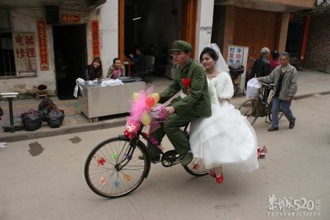 武鸣经典低碳环保婚礼，比起豪车要好多了。值得推崇！383 / 作者:扯卵谈 / 帖子ID:12401