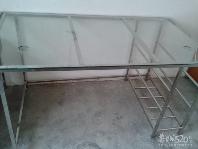 出售不锈钢架玻璃面板电脑桌~30 / 作者:茹~菓 / 帖子ID:12426