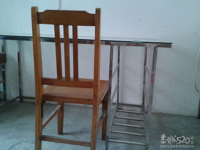 出售不锈钢架玻璃面板电脑桌~18 / 作者:茹~菓 / 帖子ID:12426