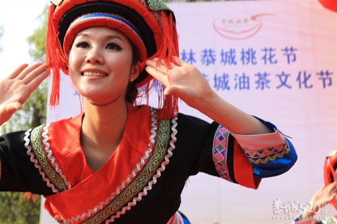 千人打油茶----桂林恭城198 / 作者:我不懂你 / 帖子ID:13140