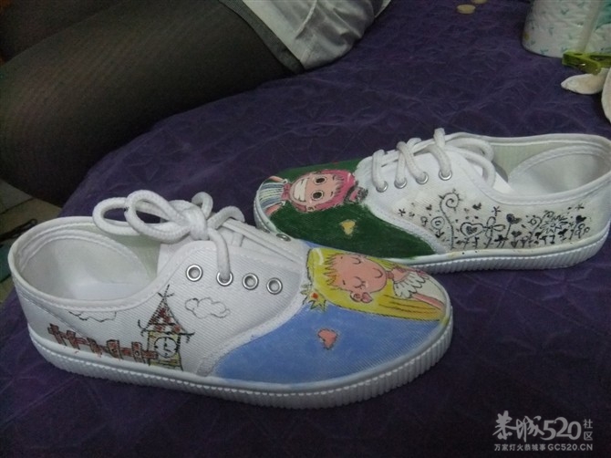 手绘鞋799 / 作者:萝卜酸送粥 / 帖子ID:15496