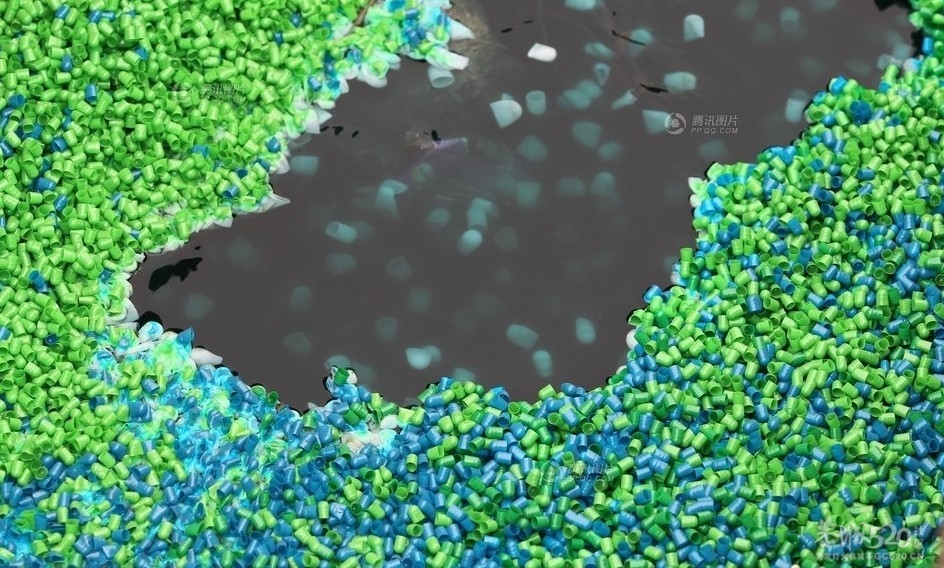 空壳胶囊“投渠自尽” 郑州一渠沟成彩虹河89 / 作者:小雨点 / 帖子ID:15547