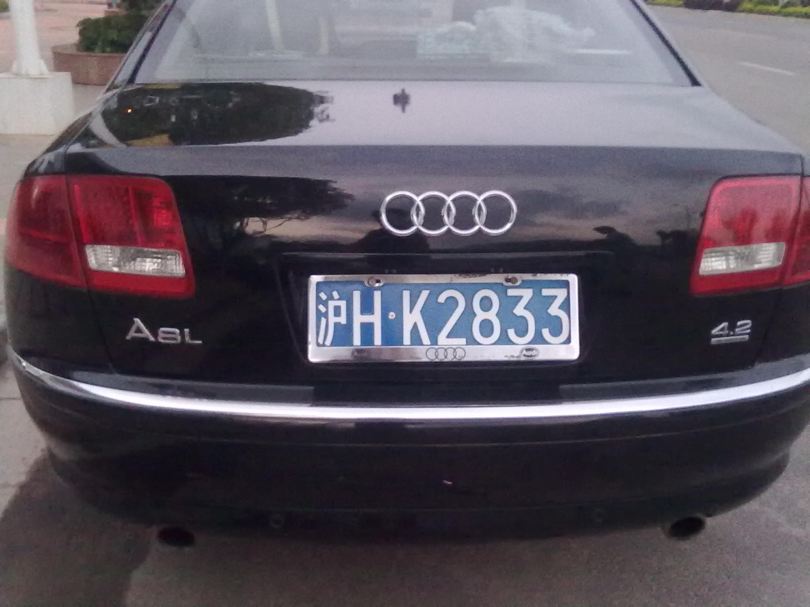恭城又现豪车奥迪Ａ8L 4.2T504 / 作者:(别_ㄋ)我旳曾經 / 帖子ID:16973