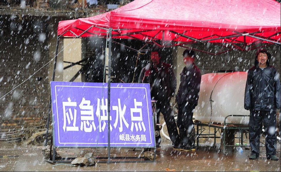 甘肃岷县雹洪灾抢险第3天 安置点降雪637 / 作者:小雨点 / 帖子ID:17713