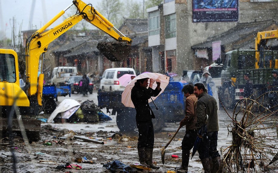 甘肃岷县雹洪灾抢险第3天 安置点降雪879 / 作者:小雨点 / 帖子ID:17713