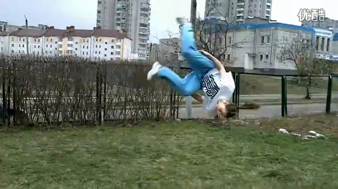 勇敢的跑酷妹纸：罕见跑酷女生上墙绝技827 / 作者:火星娃崽 / 帖子ID:17847