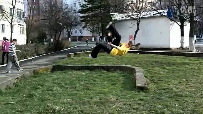 勇敢的跑酷妹纸：罕见跑酷女生上墙绝技778 / 作者:火星娃崽 / 帖子ID:17847