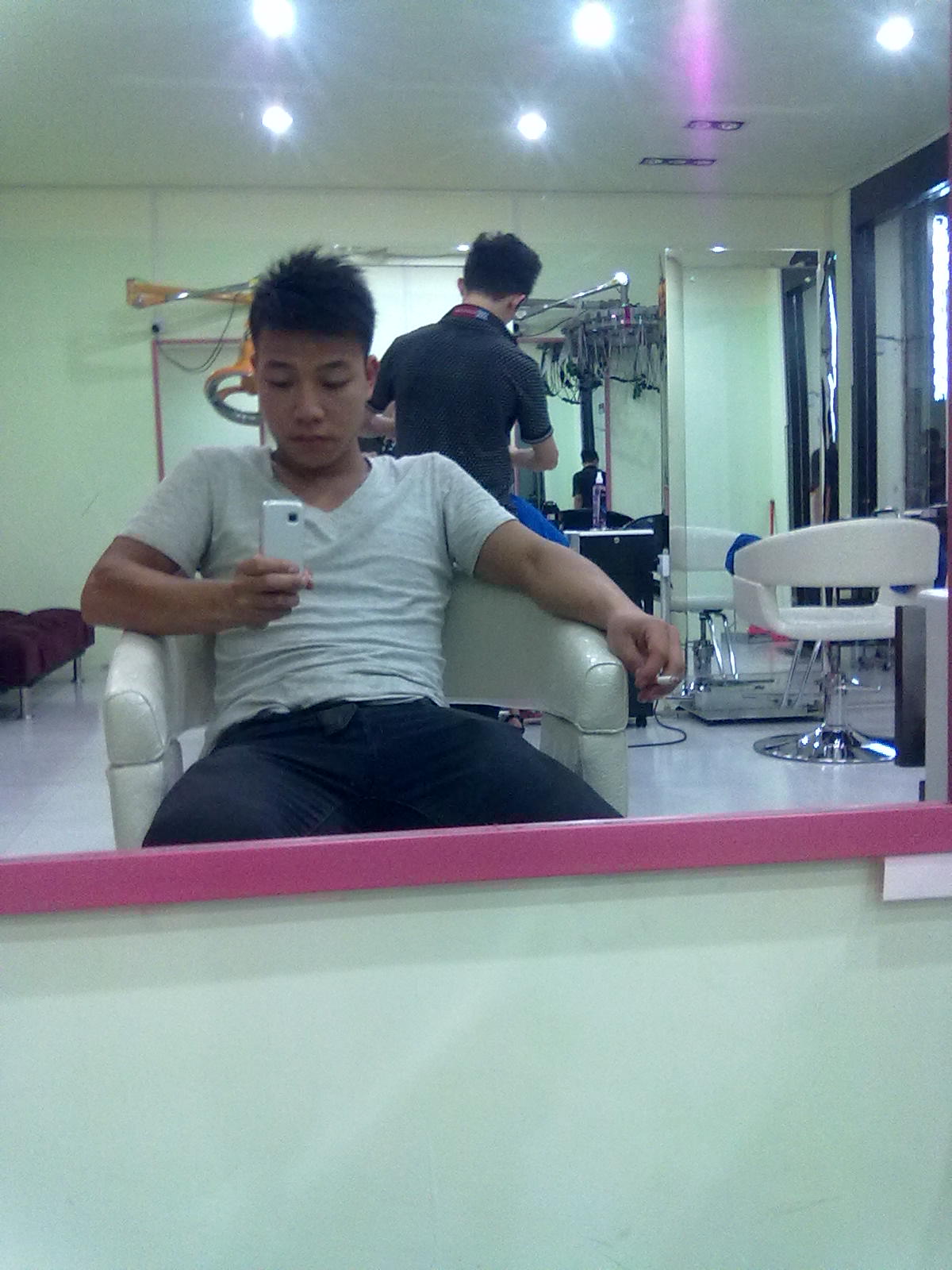 昨晚在河边钓了条大鲤鱼。。。912 / 作者:(别_ㄋ)我旳曾經 / 帖子ID:17928