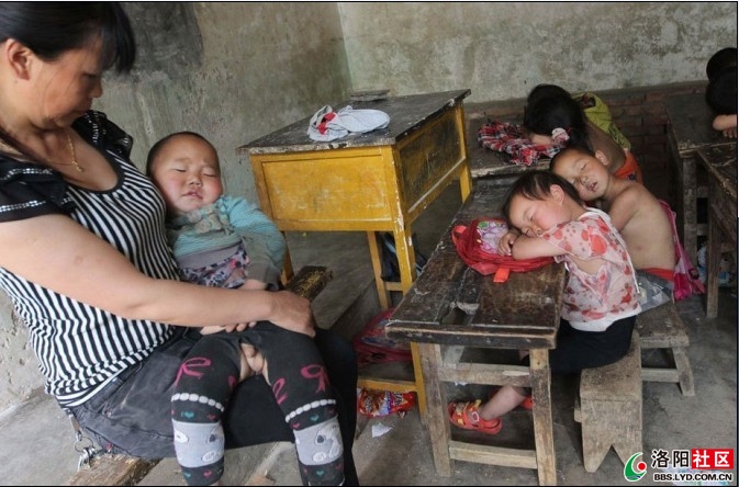 乡村代课教师抱着学生午睡485 / 作者:8277 / 帖子ID:18156