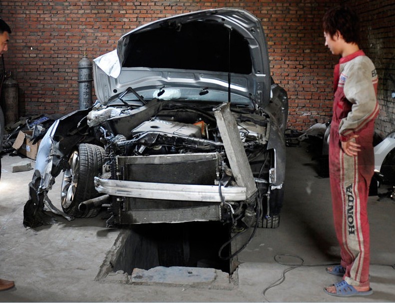 北京曝报废车被“剁段”焊接拼装后出售886 / 作者:小雨点 / 帖子ID:18282