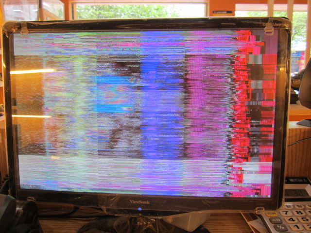 有没有一个懂电脑的人知道这是怎么回事啊？？53 / 作者:高手怕菜刀 / 帖子ID:19442