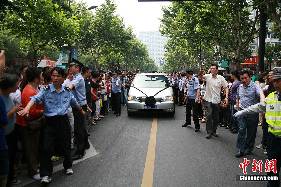 浙江 杭州一位平民英雄 吴斌642 / 作者:带假发修行 / 帖子ID:19521