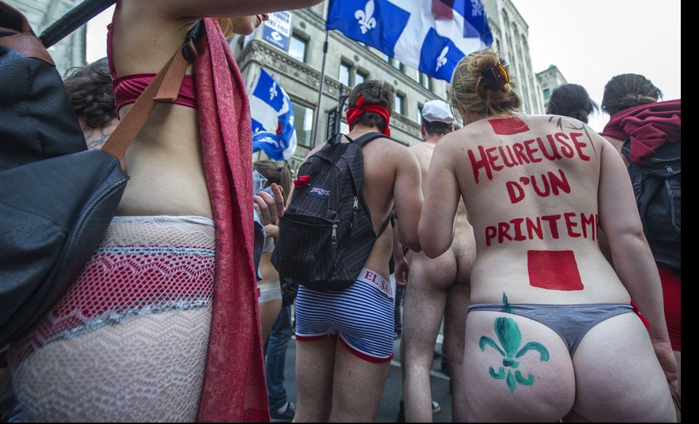 赤裸的学生大游行抗议学费上涨224 / 作者:不需要人懂 / 帖子ID:19794