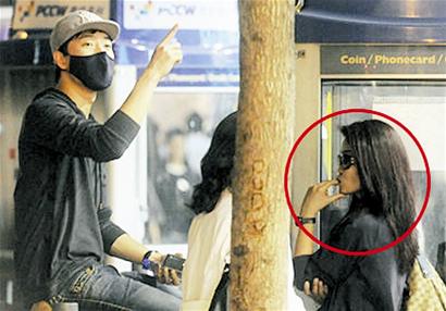 冬日娜接机刘翔一脸花痴 网友评:眼神说明一切202 / 作者:竹笋 / 帖子ID:19818