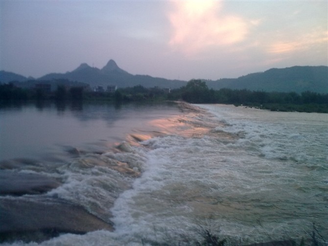 手机拍的，不敢到摄影版块比831 / 作者:极速6688 / 帖子ID:19947