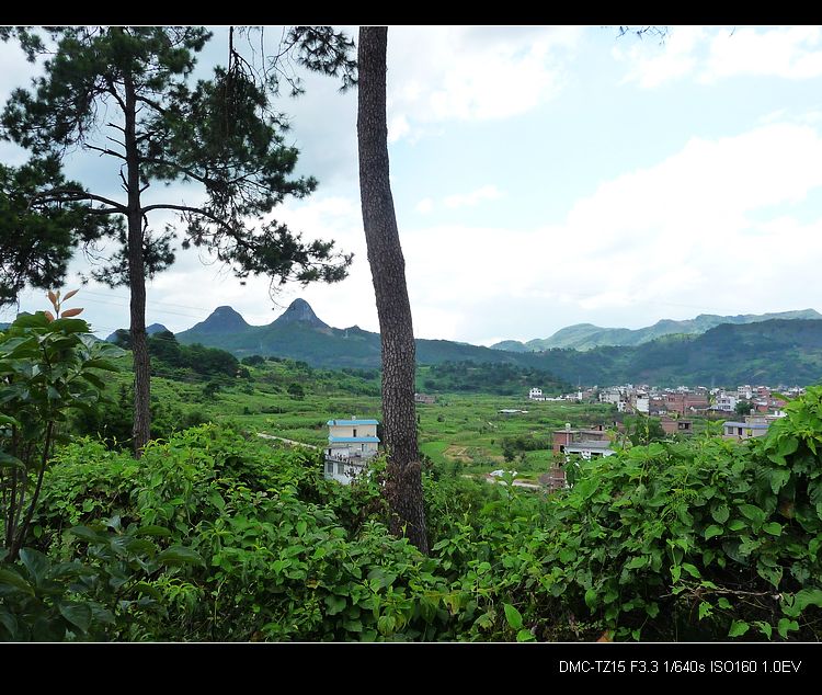狮子头上观恭城风景。327 / 作者:平安大叔 / 帖子ID:21525